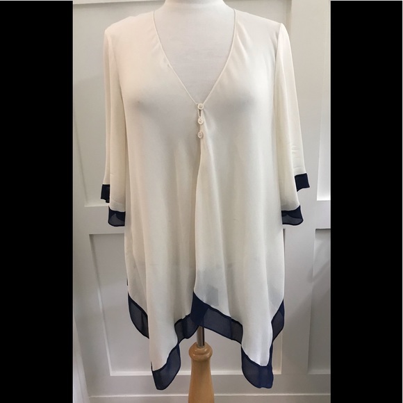 Elizabeth and James Tops - ELIZABETH & JAMES 100% Silk Handkerchief Hem Top